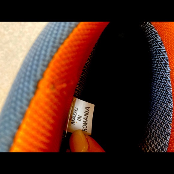 HIKING BOOTS - Picture 7 of 7